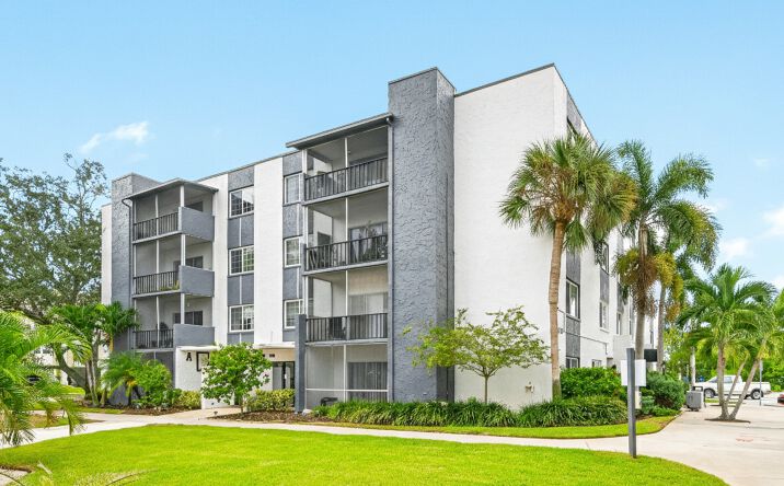 Pictures of Multifamily property located at 120 47th Ave N, St. Petersburg, FL 33703 for sales - image #1