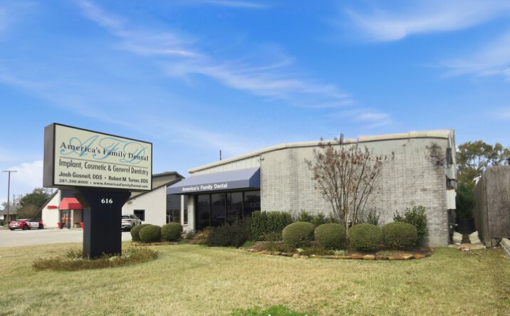 Pictures of Office property located at 616 W Main St, Tomball, TX 77375 for sales - image #1