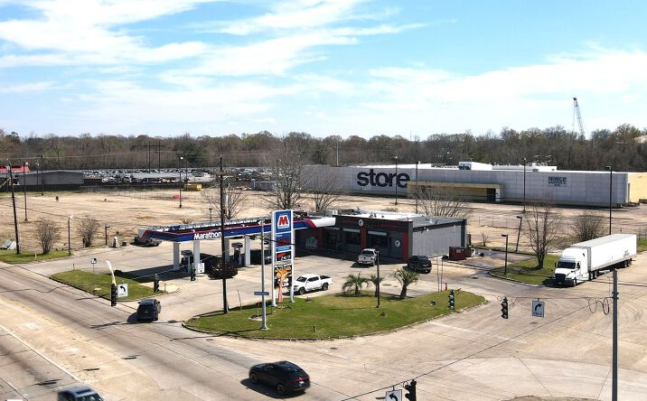 Pictures of Retail property located at 7808 Greenwell Springs Rd, Baton Rouge, LA 70814 for sales - image #1