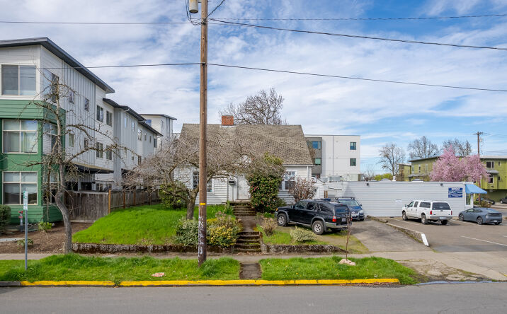 Pictures of Land property located at 1828 Hilyard St, Eugene, OR 97401 for sales - image #1