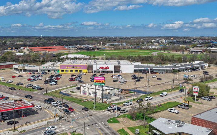 Pictures of Retail property located at 2000 N Loy Lake Rd, Sherman, TX 75090, 721 E Taylor St, Sherman, TX 75090, 719 E Taylor St, Sherman, TX 75090 for sales - image #1