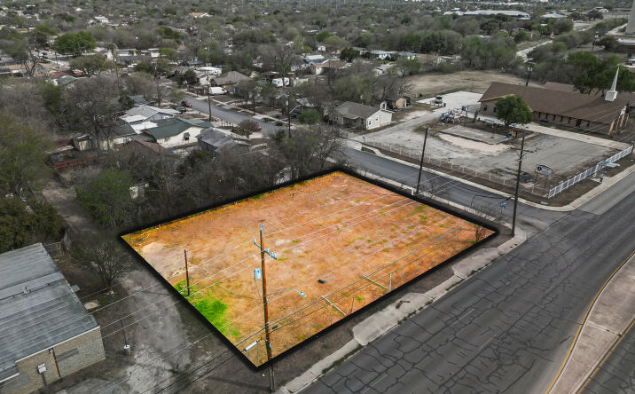 Pictures of Land property located at 664 N General McMullen Dr, San Antonio, TX 78228 for sales - image #1