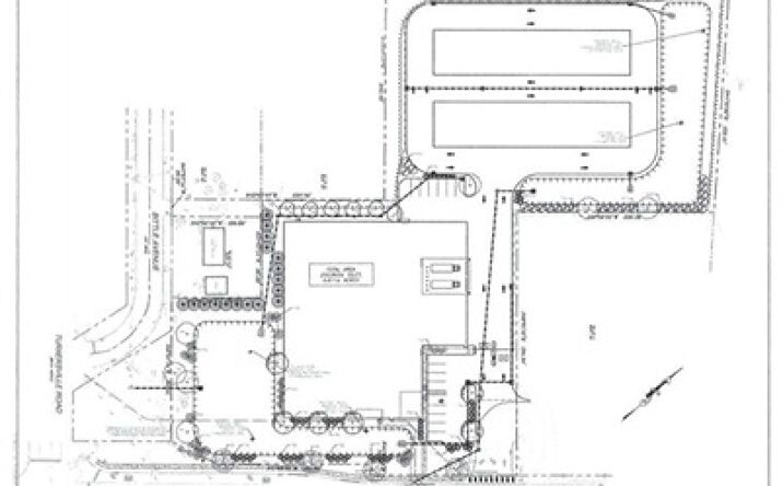 Pictures of Self Storage property located at 211 Berlin - Cross Keys Rd, Berlin, NJ 08009 for sales - image #1