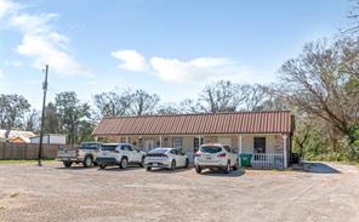 Pictures of Multifamily property located at 8135 E State St, Citronelle, AL 36522 for sales - image #1
