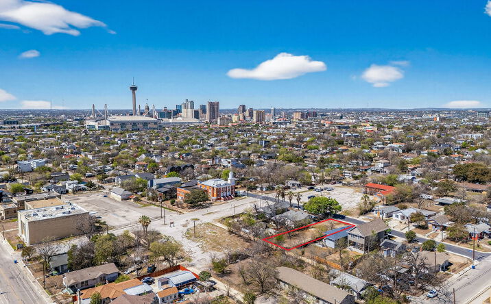 Pictures of Land property located at 920 Martin Luther King Dr, San Antonio, TX 78203 for sales - image #1
