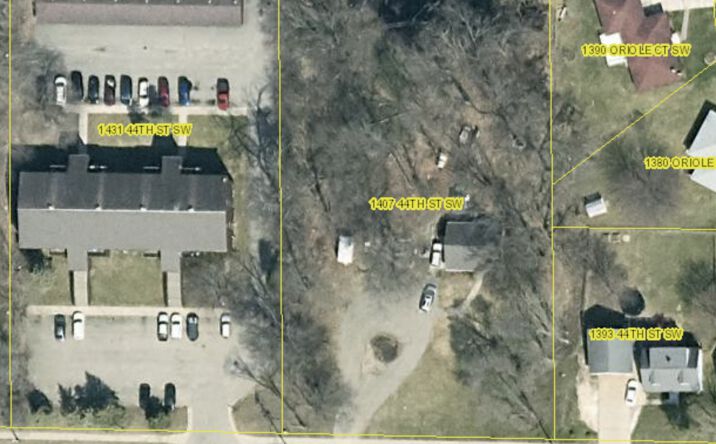 Pictures of Land, Multifamily, Office property located at 1407 44th St SW, Wyoming, MI 49509 for sales - image #1