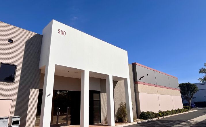Pictures of Industrial property located at 900 Graves Ave, Oxnard, CA 93030 for sales - image #1