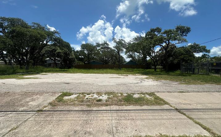 Pictures of Land property located at 1502 Hwy 35 N, Rockport, TX 78382 for sales - image #1