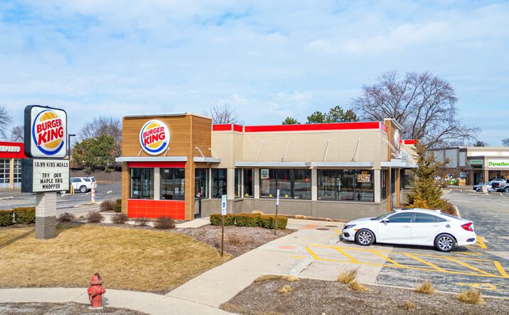 Pictures of Retail property located at 250 W Virginia St, Crystal Lake, IL 60014 for sales - image #1