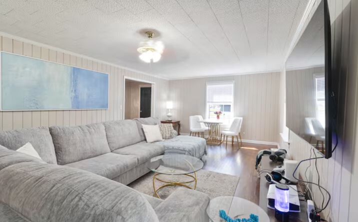 Pictures of Hospitality, Multifamily property located at 313 NW Madison St, Lake City, FL 32055 for sales - image #1