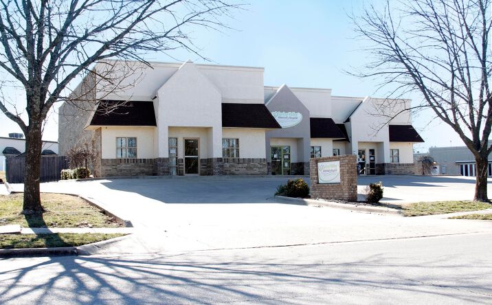 Pictures of Office property located at 1630 W Elfindale St, Springfield, MO 65807 for sales - image #1