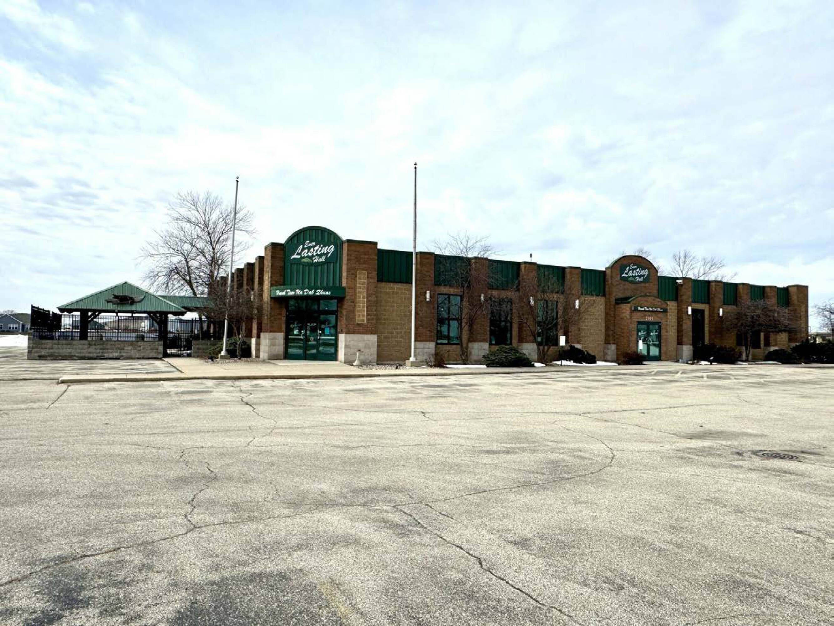 2101 American Dr, Little Chute, WI 54140