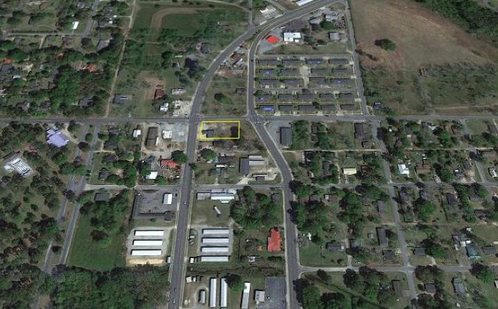 Pictures of Land property located at 815 N Grant St, Fitzgerald, GA 31750 for sales - image #1