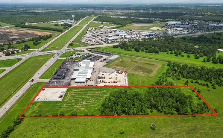 Pictures of Land property located at Hooper&Wade,Blk1,TR 1,(Roger's Dodge Alvin)TX-35 N, Alvin, TX 77511 for sales - image #1