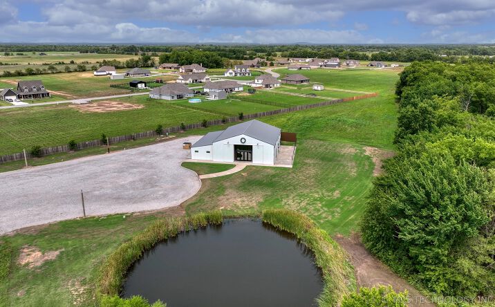 Pictures of Industrial property located at 6815 S 321st East Avenue, Broken Arrow, OK 74014 for sales - image #1