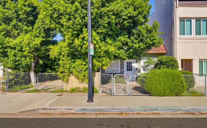 Pictures of Special Purpose property located at 1817 W Burbank Blvd, Burbank, CA 91506 for sales - image #1