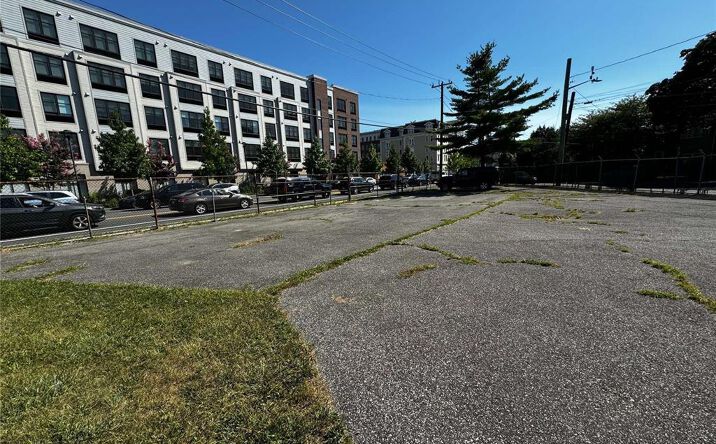 Pictures of Mixed Use property located at 1616 Straight Path, Babylon, NY 11798 for sales - image #1