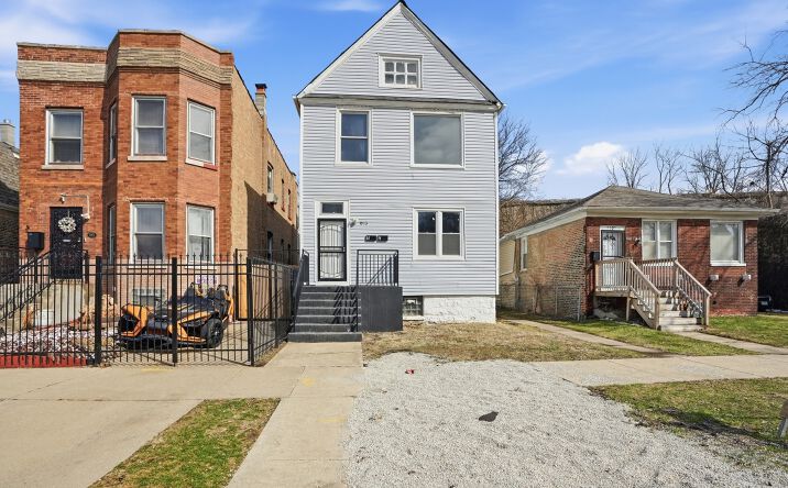 Pictures of Multifamily property located at 7923 S Lowe Avenue, Chicago, IL 60620 for sales - image #1