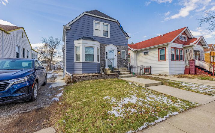 Pictures of Multifamily property located at 10044 S La Salle Street, Chicago, IL 60628 for sales - image #1