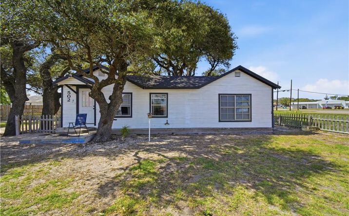 Pictures of Industrial, Mixed Use, Retail property located at 502 N Commercial St, Aransas Pass, TX 78336 for sales - image #1