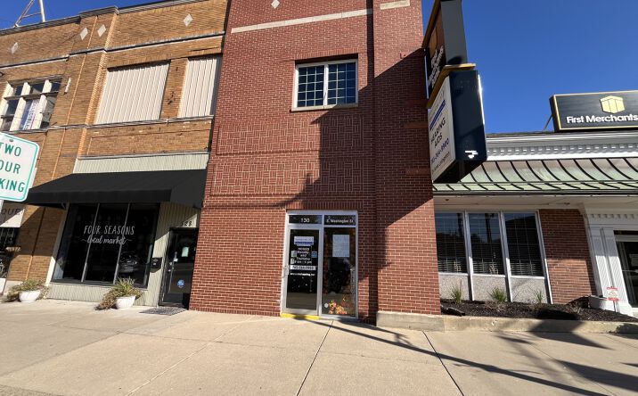 Pictures of Office, Retail property located at 130 S Washington St, Crawfordsville, IN 47933 for sales - image #1