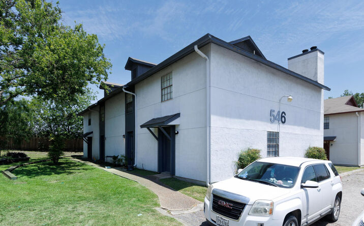 Pictures of Multifamily property located at 546 Dukeway Dr, Universal City, TX 78148 for sales - image #1