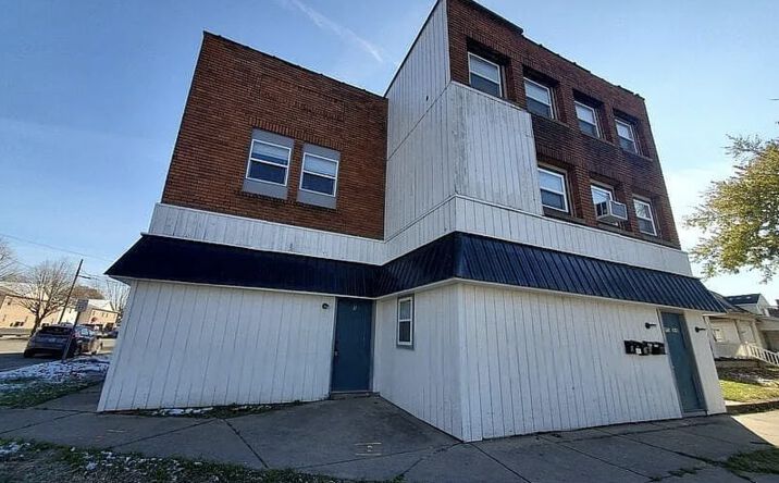 Pictures of Multifamily property located at 2333 N 14th St, Terre Haute, IN 47804 for sales - image #1