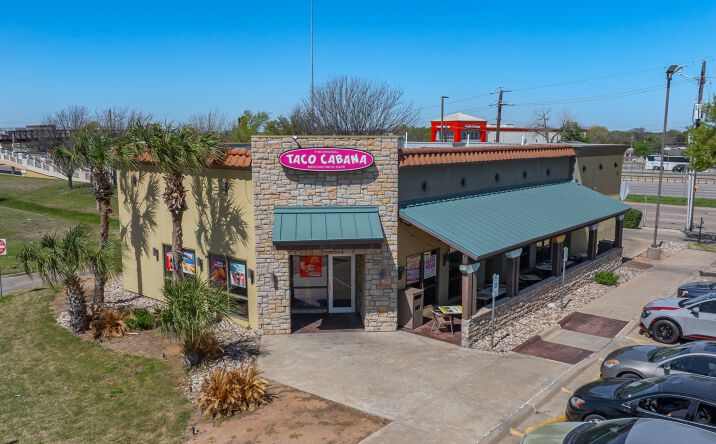 Pictures of Retail property located at 9210 E R L Thornton Fwy, Dallas, TX 75228 for sales - image #1