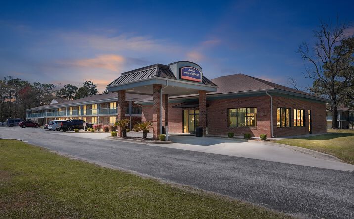 Pictures of Hospitality property located at 2038 W Lucas St, Florence, SC 29501 for sales - image #1