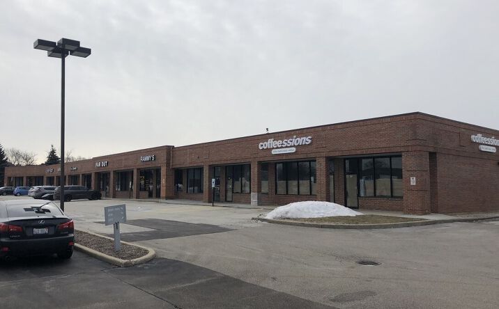 Pictures of Retail property located at 820 Wheeling Rd, Wheeling, IL 60090 for sales - image #1