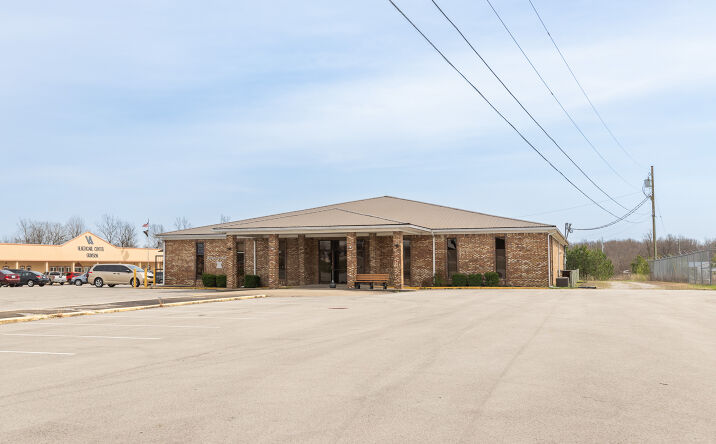 Pictures of Office, Retail property located at 625 W Main St, Leitchfield, KY 42754 for sales - image #1