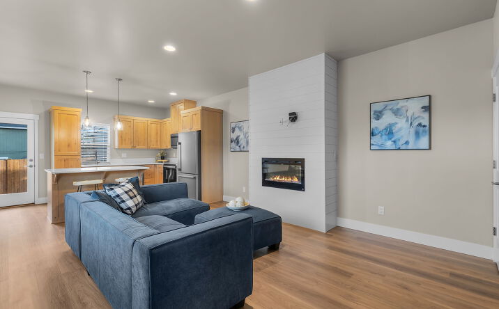 Pictures of Multifamily property located at 63262 N W Ski Ln, Bend, OR 97703 for sales - image #1