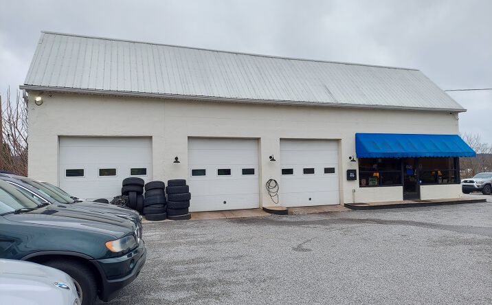 Pictures of Mixed Use, Office property located at 120 E Market St, Hallam, PA 17406 for sales - image #1