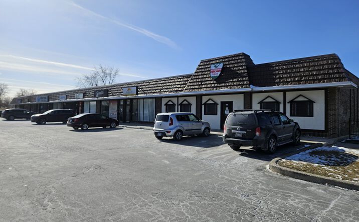 Pictures of Retail property located at 601 E 170th St, South Holland, IL 60473 for sales - image #1