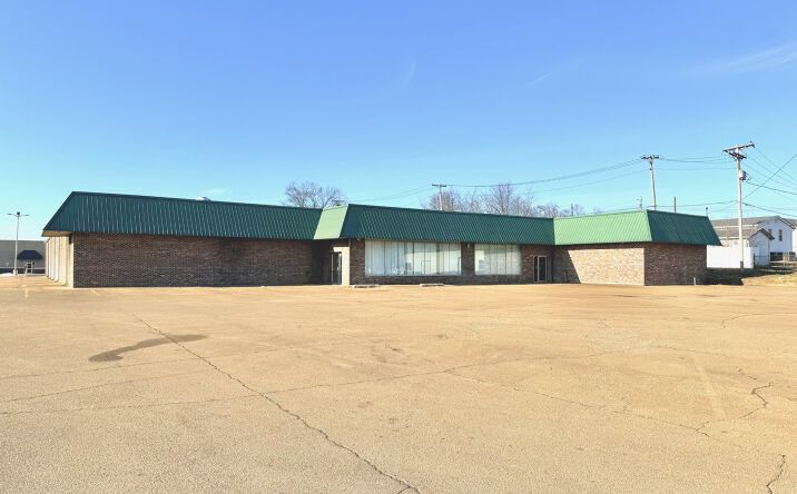 Pictures of Office, Special Purpose property located at 208 Lincoln Dr, Fredericktown, MO 63645 for sales - image #1