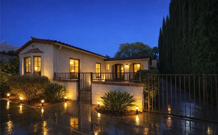 Pictures of Multifamily property located at 1028 San Rafael, Glendale, CA 91202 for sales - image #1