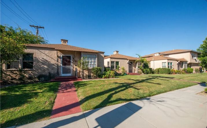 Pictures of Multifamily property located at 1113 N Glenoaks, Burbank, CA 91504 for sales - image #1