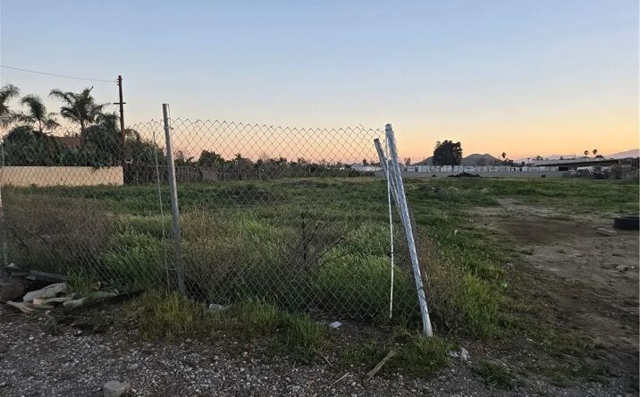 Pictures of Land property located at 18251 Marygold, Bloomington, CA 92316 for sales - image #1