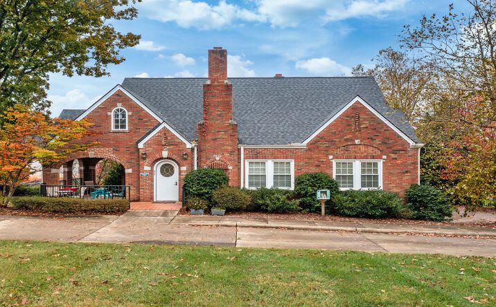 Pictures of Office property located at 2920 Reynolda Rd, Winston-Salem, NC 27106 for sales - image #1