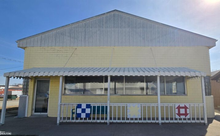 Pictures of Office, Retail property located at 124 S Front Street, Humeston, IA 50123 for sales - image #1