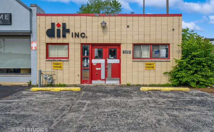 Pictures of Retail, Office property located at 6712 N Crawford Avenue, Lincolnwood, IL 60712 for sales - image #1