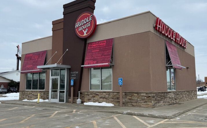 Pictures of Retail property located at 305 Comfort Drive, Marion, IL 62959 for sales - image #1