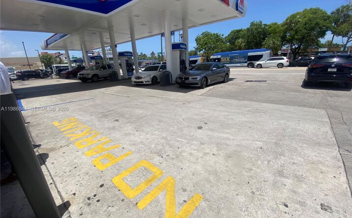 Pictures of Industrial property located at 5390 NE 2nd Ave, Miami, FL 33137 for sales - image #1