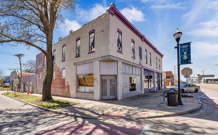 Pictures of Retail property located at 504 W Commercial St, Springfield, MO 65803 for sales - image #1