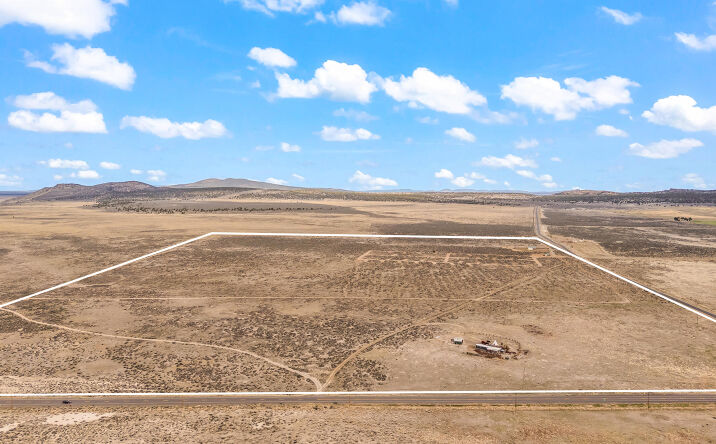 Pictures of Special Purpose property located at 53476 Arrow Gap Rd., Silver Lake Rd., OR 97638 for sales - image #1