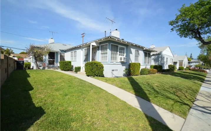 Pictures of Multifamily property located at 3009 W Victory Boulevard, Burbank, CA 91505 for sales - image #1