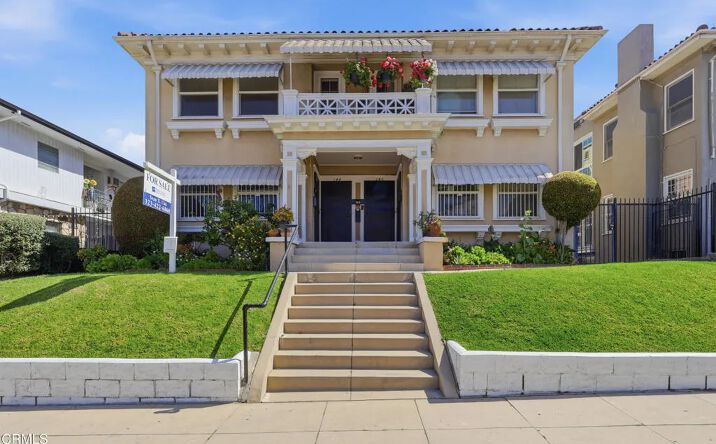 Pictures of Multifamily property located at 142-148 S Manhattan Place, Los Angeles, CA 90004 for sales - image #1