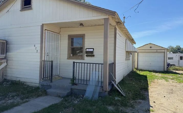 Pictures of Multifamily property located at 672 E Tache, Coalinga, CA 93210 for sales - image #1