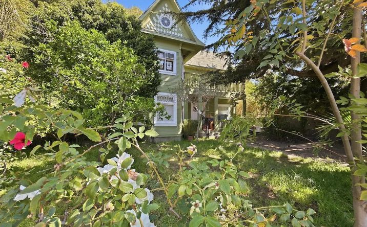 Pictures of Multifamily property located at 2004 Echo Park Avenue, Los Angeles, CA 90026 for sales - image #1