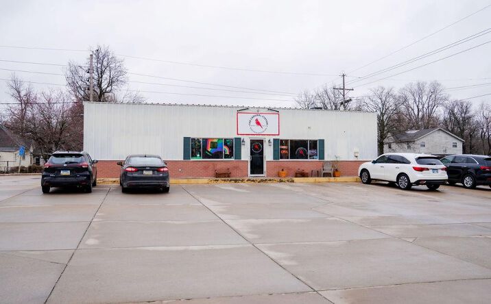 Pictures of Special Purpose property located at 1301 Main Street, Parsons, KS 67357 for sales - image #1